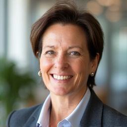 Head Coach Sarah Thompson